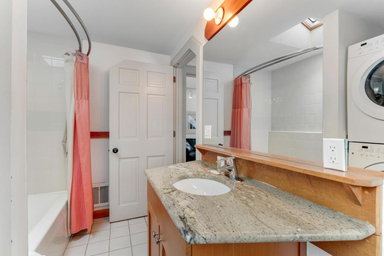 Apartment Mountain Road Getaway Stowe